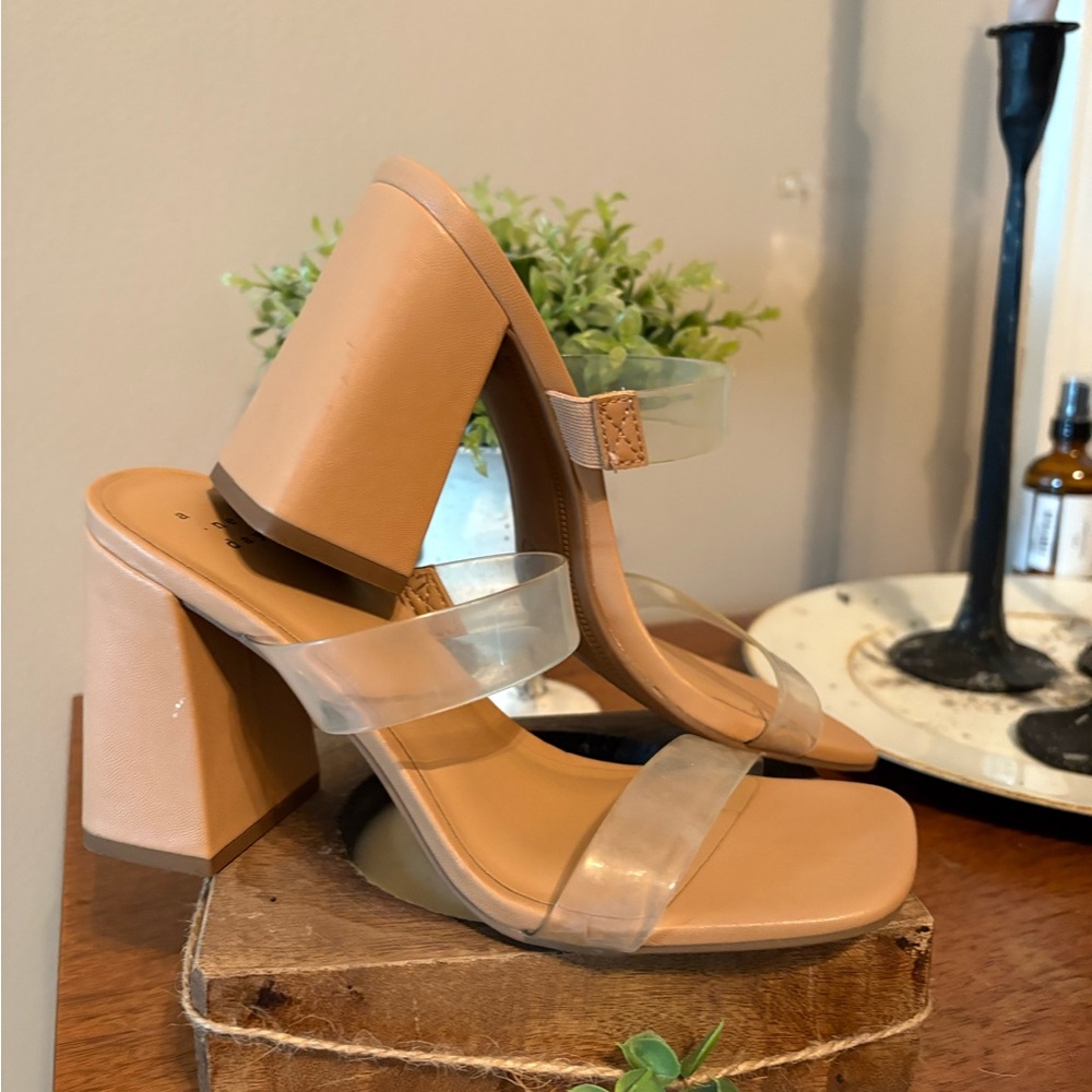 Women's Tan Block Heel Sandals